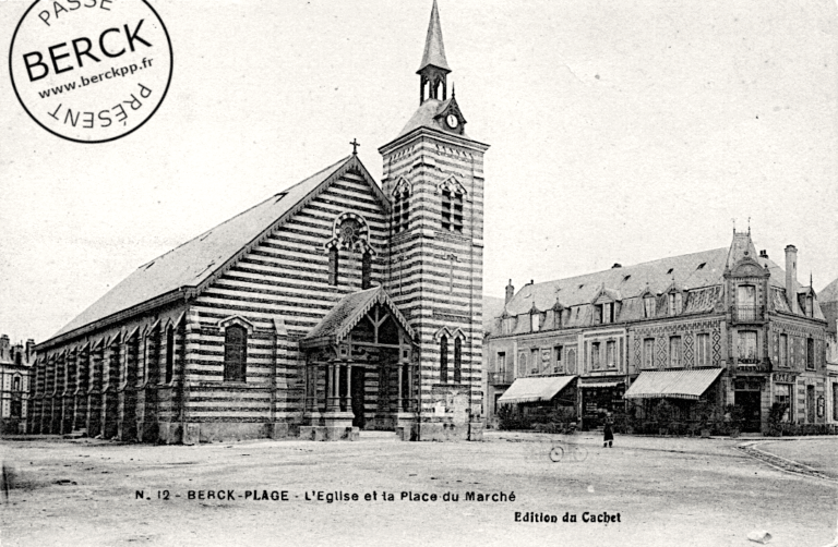 12 - L'Eglise et la Place du Marché
