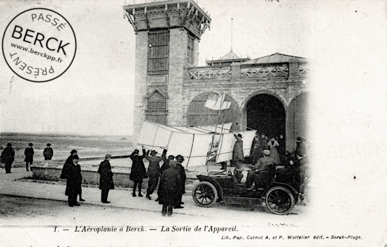 1 - L'Aéroplanie à Berck - Sortie de l'Appareil