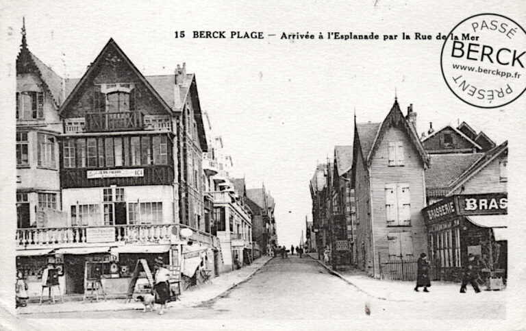 15 - Arrivée à l'Esplanade par la Rue de la Mer