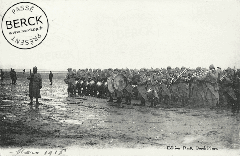 Fanfare sur la Plage - Mars 1916