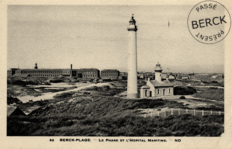 82 - Le Phare et l'Hôpital Maritime
