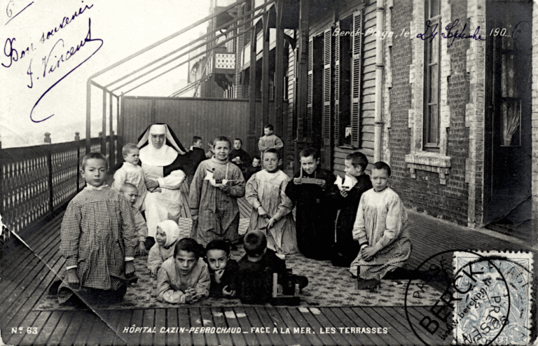 63 - Hôpital Cazin-Perrochaud - Face à la mer