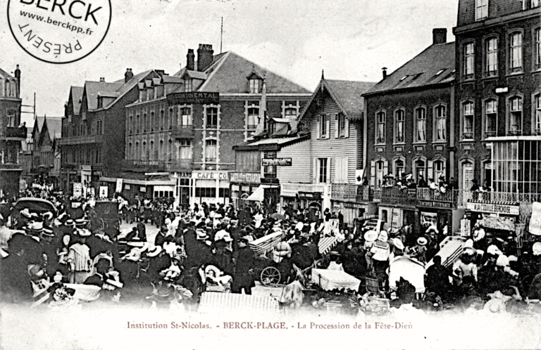 Institution St-Nicolas - BERCK-PLAGE - La Procession de la Fête-Dieu