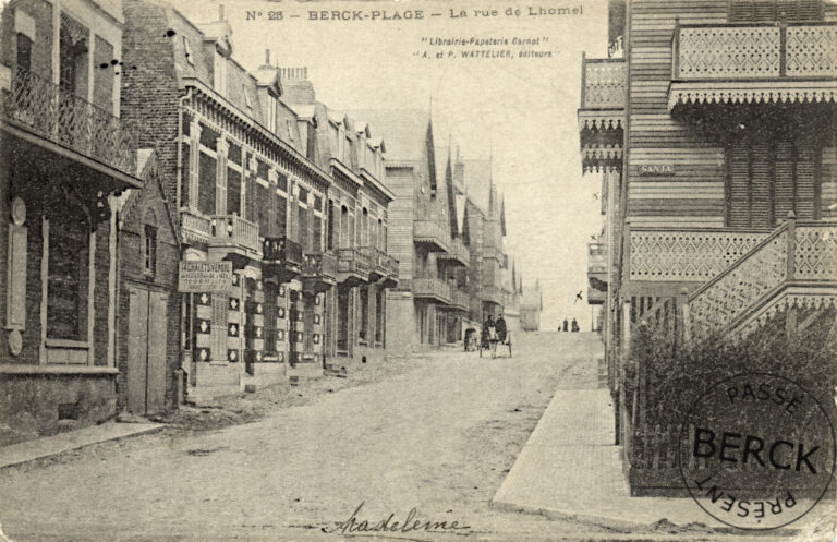 25 - La rue de Lhomel