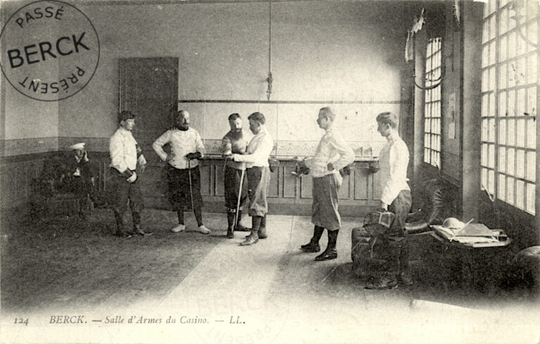 124 - Salle d'Arme du Casino