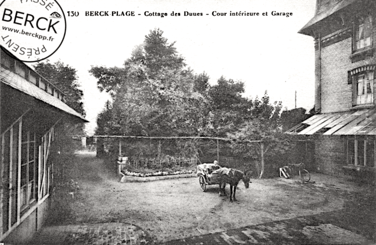 130 - Cottage des Dunes - Cour intérieure et Garage