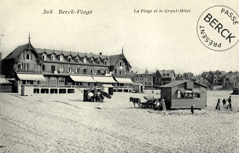 306 - La Plage et le Grand-Hôtel