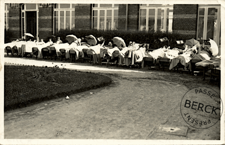 Institut St-François de Sales - Procession de la Fête-Dieu 1928