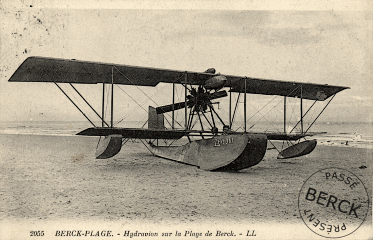 2055 - Hydravion sur la Plage de Berck