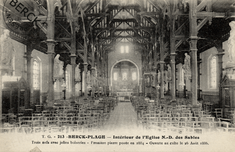 213 - Intérieur de l'Eglise N.-D
