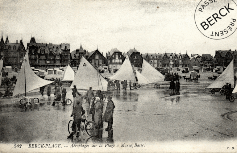 342 - Aéroplages sur la Plage à Marée Basse