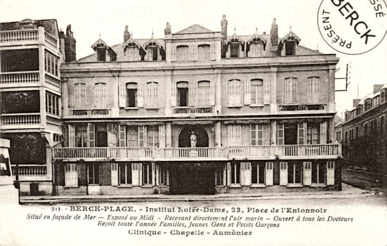 923 - Institut Notre-Dame, 23, Place de l'Entonnoir
