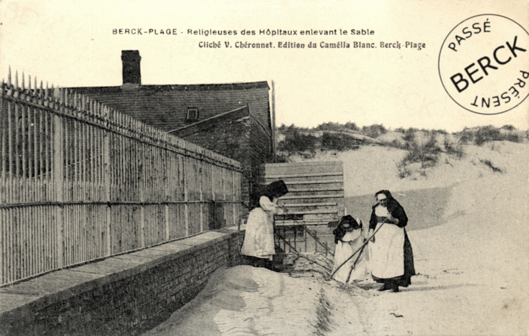 Religieuses des Hôpitaux enlevant le Sable