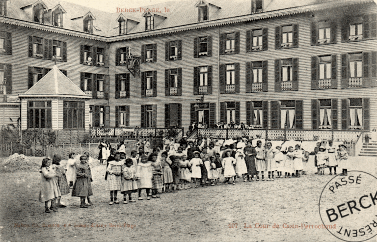 107 - La Cour de Cazin-Perrochaud