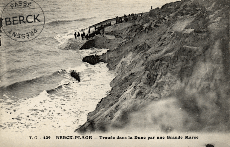 429 - Trouée dans la Dune par une Grande Marée