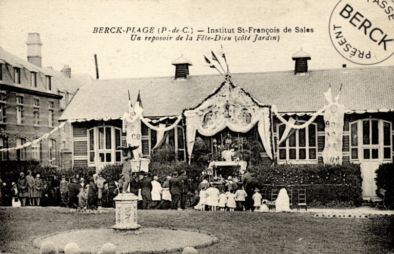 Institut St-François de Sales - Un reposoir de la Fête-Dieu