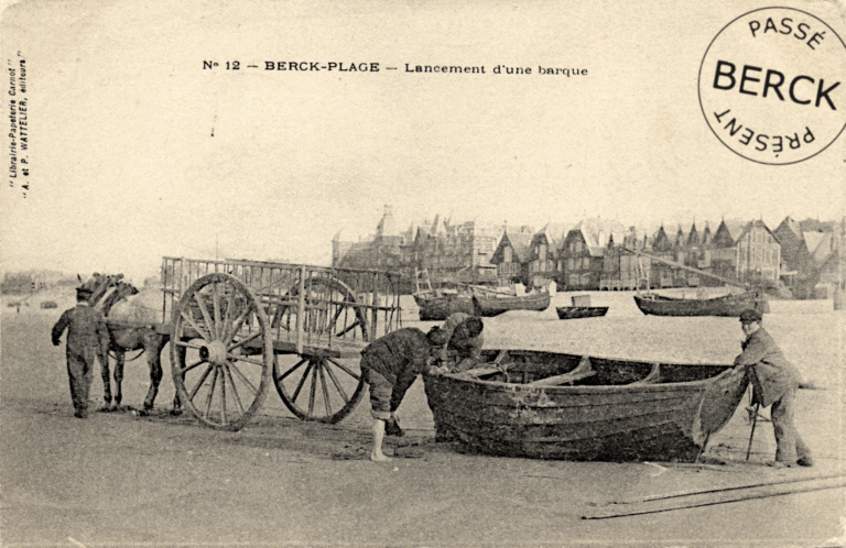N° 12 - Lancement d'une barque