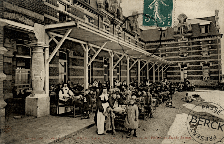 Institut St-François de Sales- La Terrasse des Enfants en façade de Mer