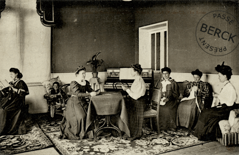 Institut St-François de Sales - Le Salon