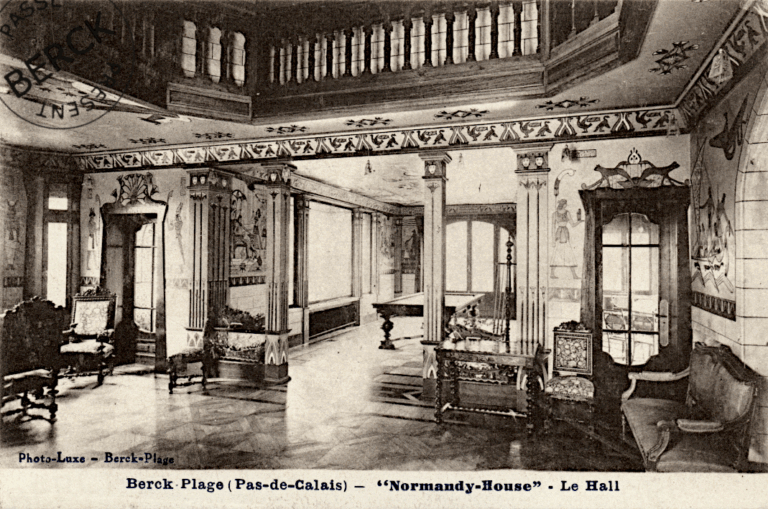 " Normandy House " - Le Hall