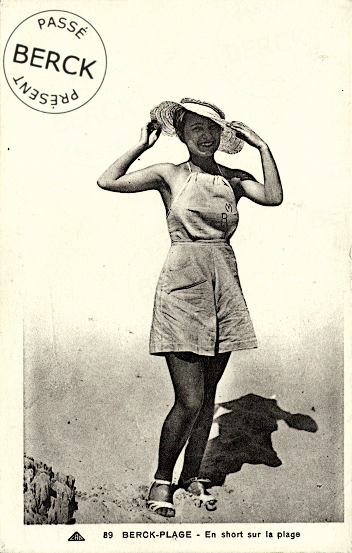 89 - En short sur la plage