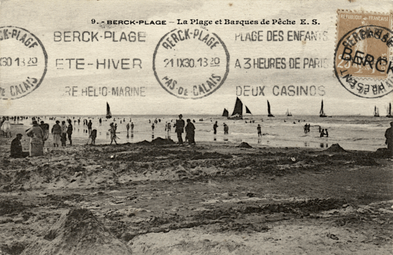 9 - La Plage et Barques de Pêche