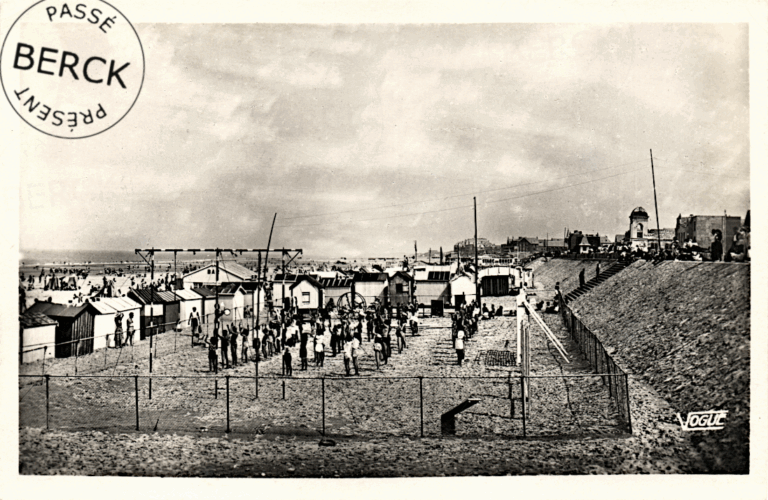 1312 - Vue générale de la Plage côté Nord et Stade des Dunes