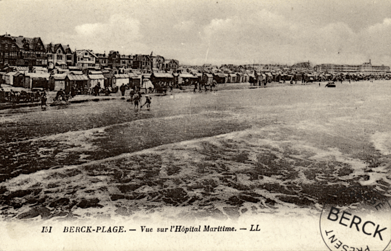 151 - Vue sur l'Hôpital Maritime