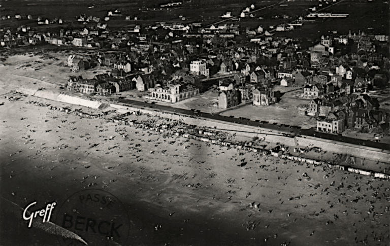 441 - BERCK-sur-MER - Vue aérienne : La Plage et la Digue