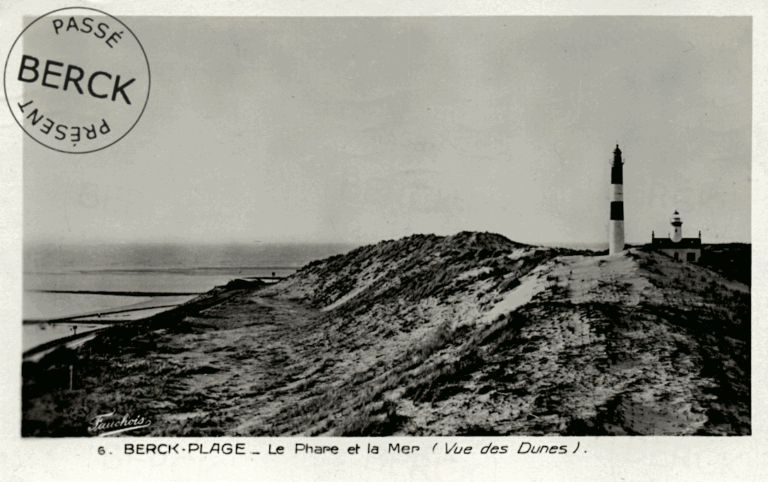 6 - Le Phare et la Mer ( Vue des Dunes )