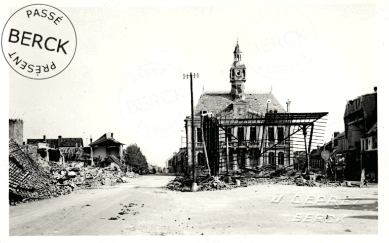 DEPREZ - Berck-Ville - Les halles et la mairie