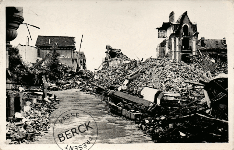 Destructions Rue de la Mer en direction de la Plage