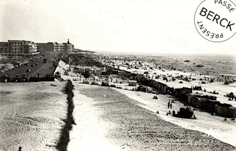 366 - Vue générale de l'Esplanade et de la Plage