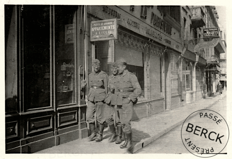 Soldats dans la rue Carnot - Octobre1940