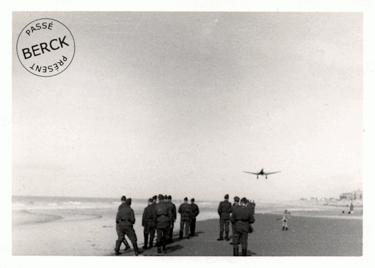 Stuka survolant la plage