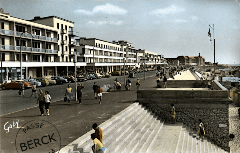 27 - La Promenade