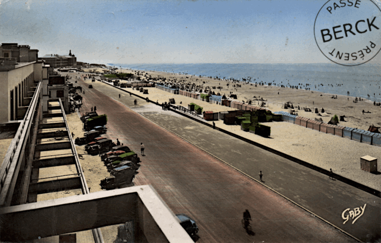4 - L'Esplanade et la Plage côté Sud