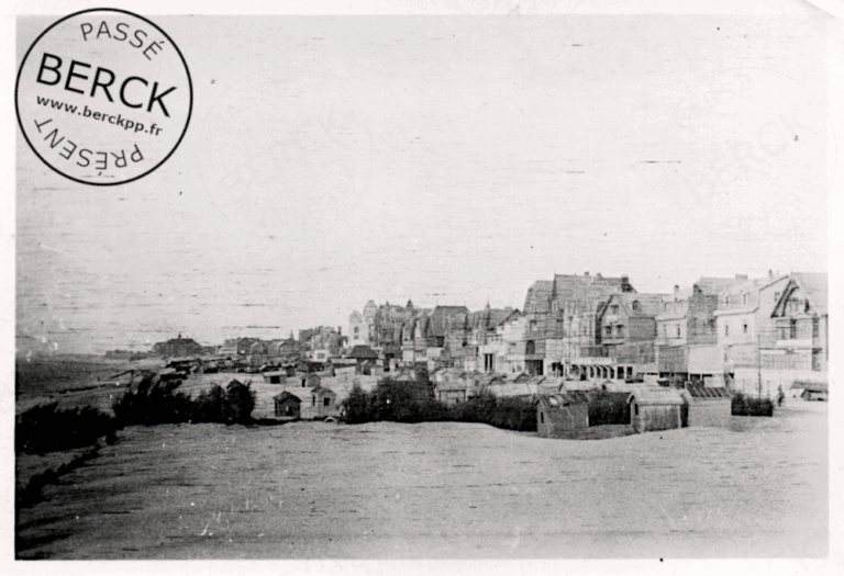 Vue générale de la plage - 1940