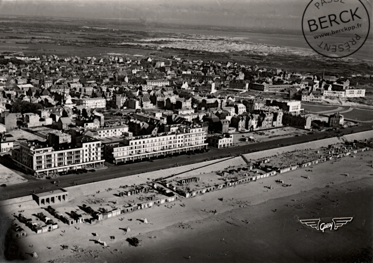12 - La Plage et le front de mer avec les nouveaux immeubles