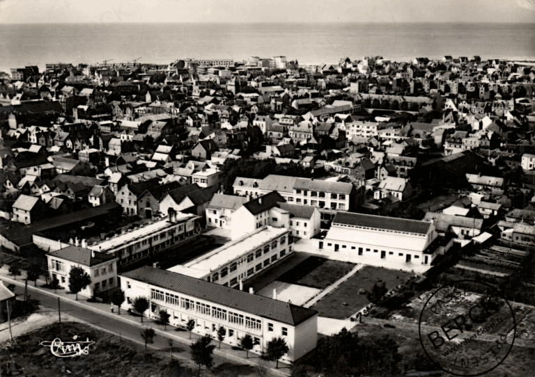 140-57 A - Vue générale aérienne