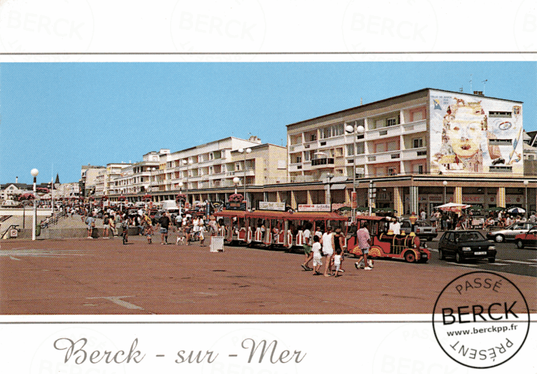 21 - L'Esplanade Parmentier - le petit train touristique