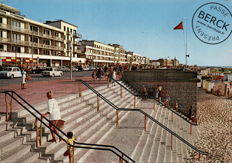 215 - Escalier de la Digue et l'Esplanade