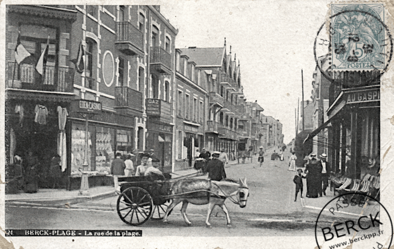24 - La rue de la plage