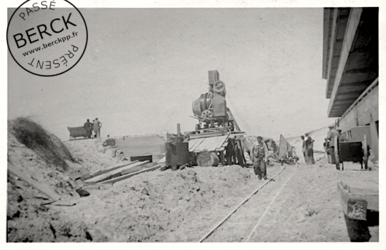 Bétonnière servant à la construction des bunkers - Juin 1942