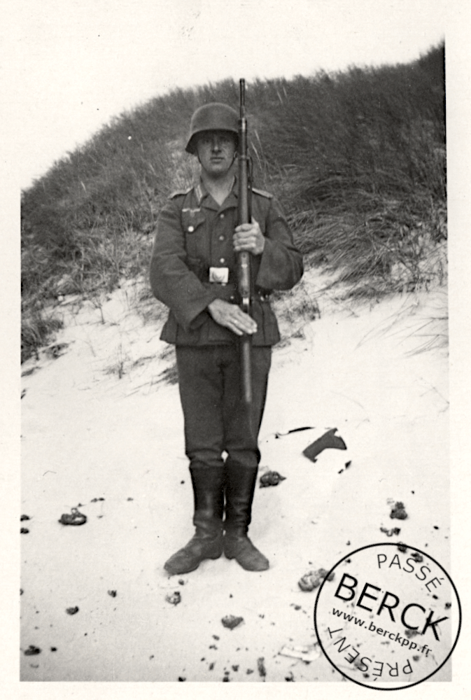 Présentez Arme - Juin 1942